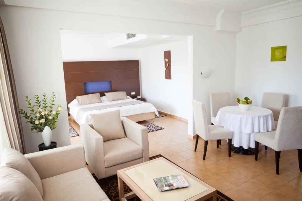 هتل ال مرادی کلاب کانتاوی